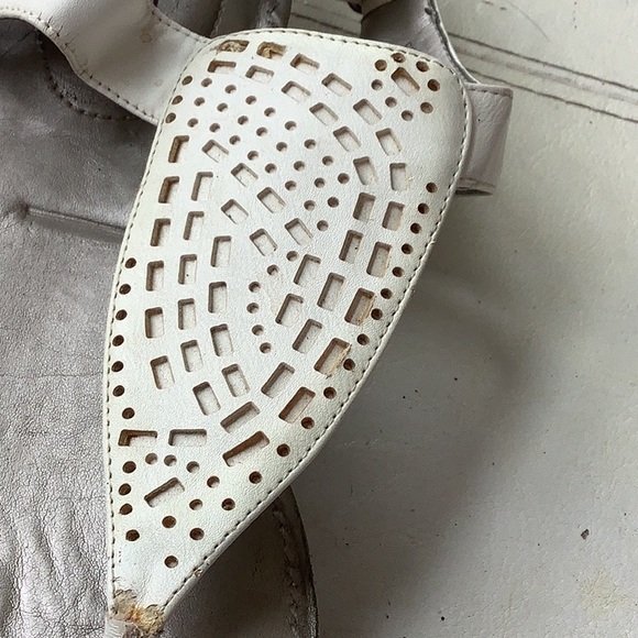 White sandals - Picture 8 of 8